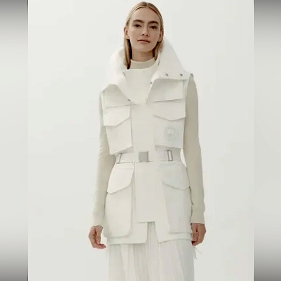 🪿🇨🇦🍁Canada Goose Belted Chaka with Hood Vest in White size Small - Picture 6 of 10